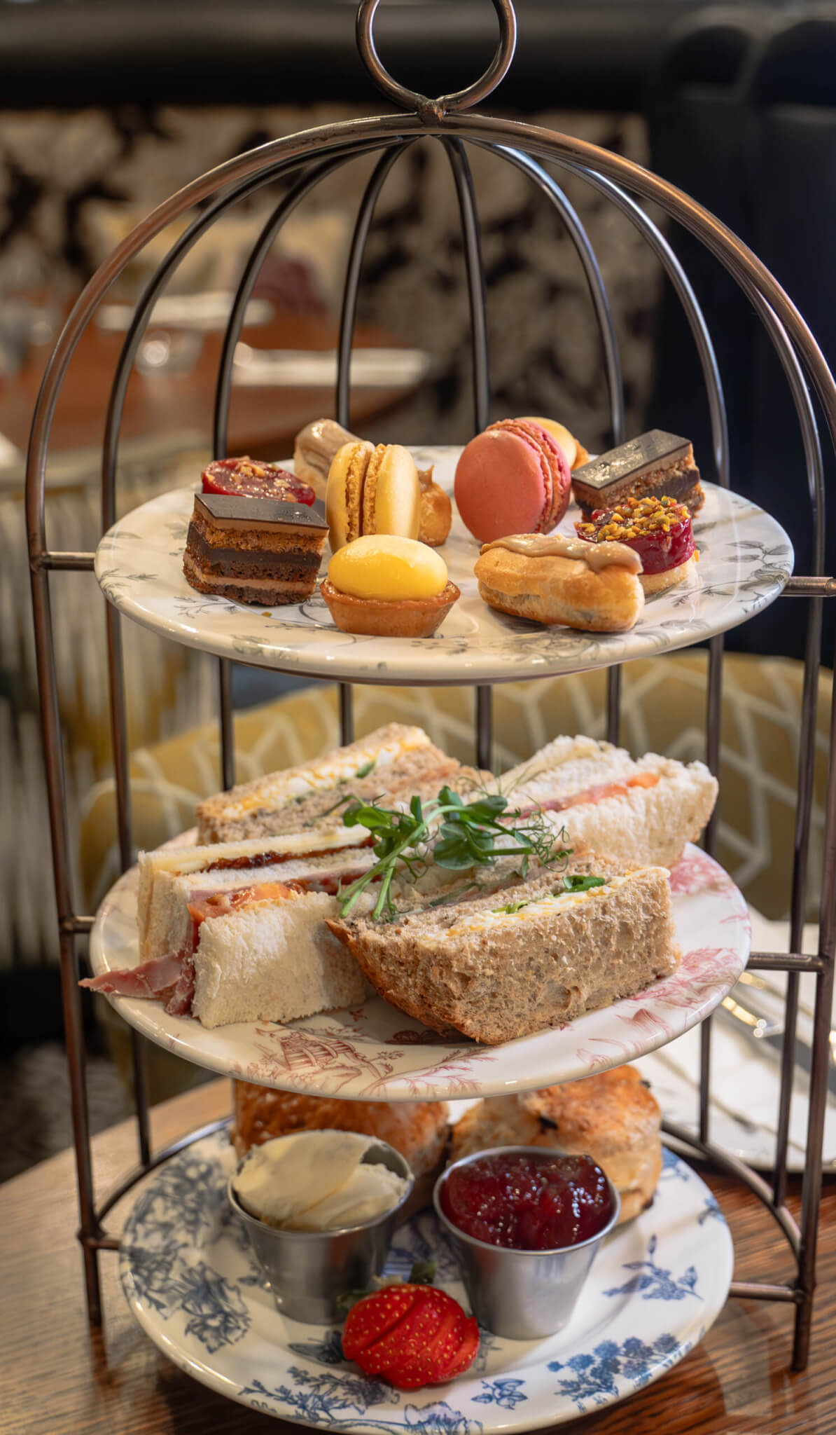 lunch deals food and drink scaled